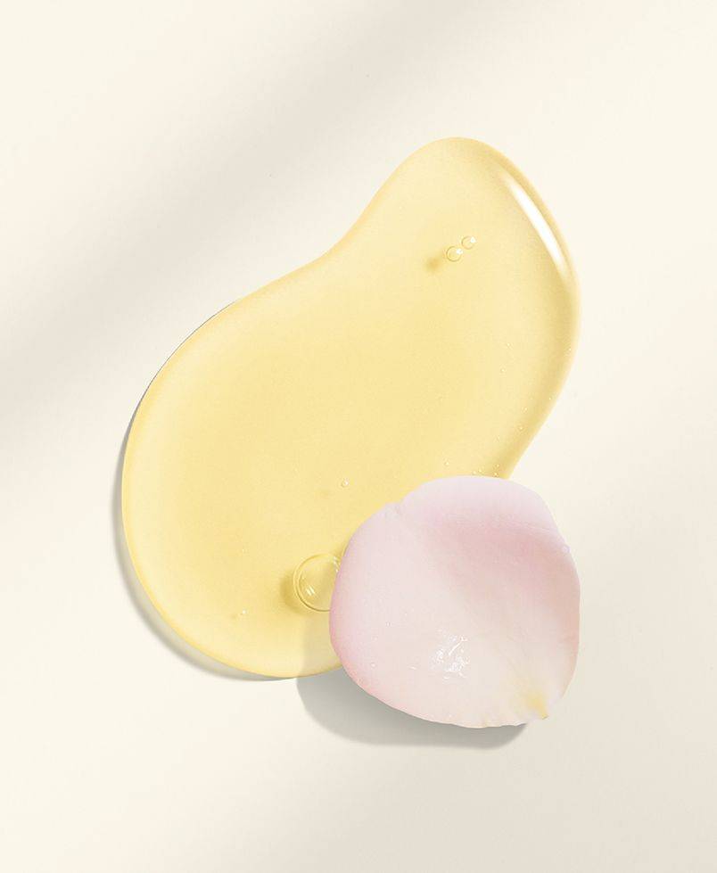 gel-rua-mat-hoa-hong-lam-sach-va-cap-am-cocoon